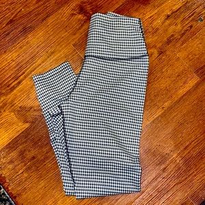 Nike dri-fit gingham workout cropped leggings